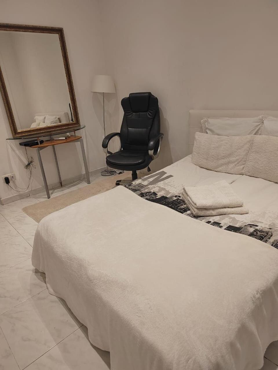 בוסוליי Monaco Studio #3 With Private Patio מראה חיצוני תמונה